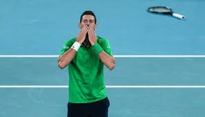 肯·葛瑞菲父子在赛前共同练习，这一幕被摄影师拍下并成为经典海报